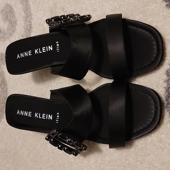 ⭐️Anne Klein slipon heels sz 8 womens, black w embellished buckle